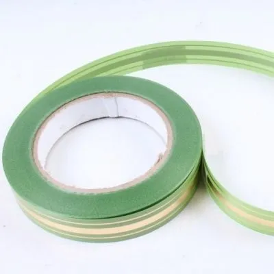 Лента пластик с золотой полоской, 2смх45м; Россия