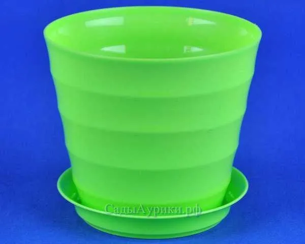 Горшок пластиковый Лаура,  лайм, 11,5х10см, 0,7л; Россия