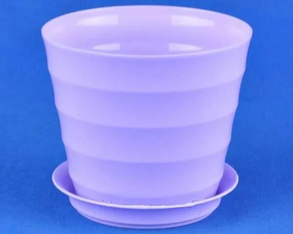 Горшок пластиковый Лаура, лавандовое, 11,5х10см, 0,7л; Россия