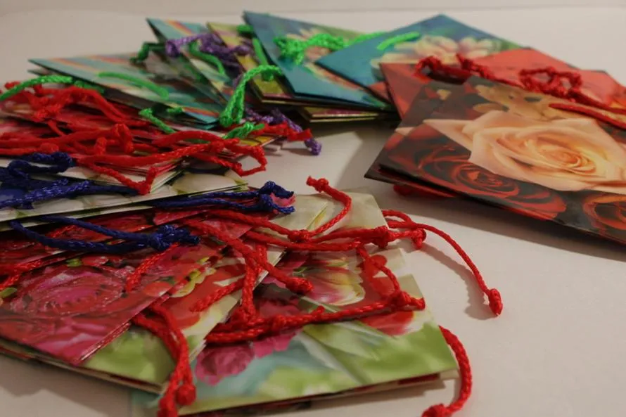 Сумка подарочная ламинированная, 18х24х8,5см; Россия