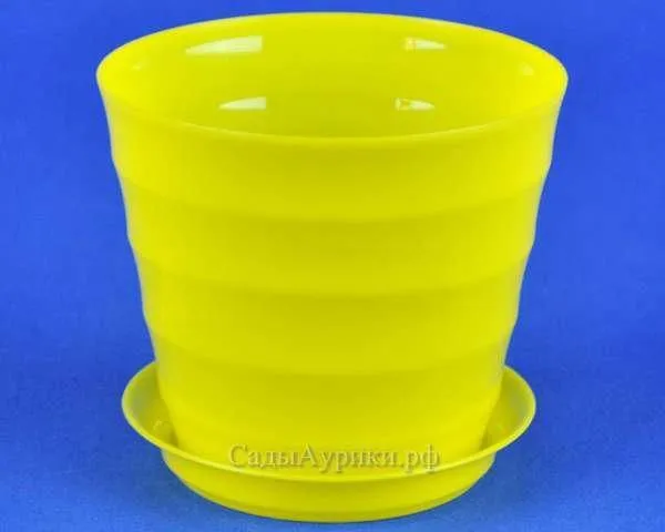 Горшок пластиковый Лаура, желтое, 11,5х10см, 0,7л; Россия